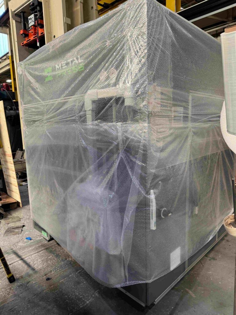 fabricación de prensa servo-hidráulica de 4 columnas