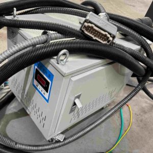 Ensamblaje-prensa-servo-hidráulica-de-compactación-de-polvo-800x800