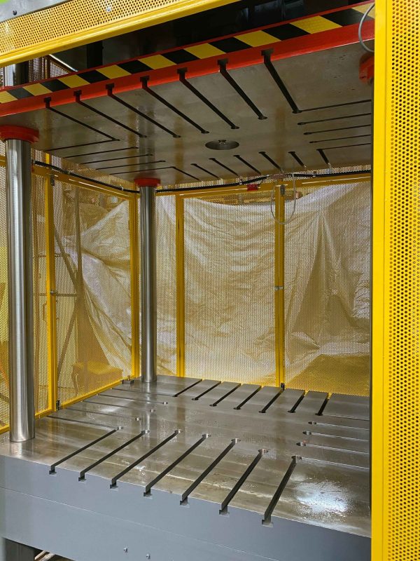 MetalPtess Machinery - 75-ton prensa de cuatro columnas - diseño e ingeniería-05 (1)